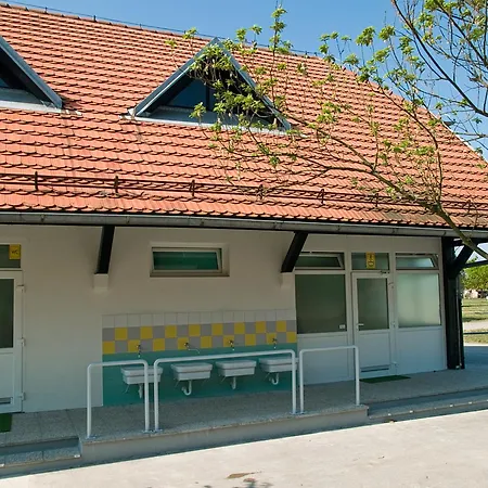 Parque de Campismo Camp Terme Catez Catez ob Savi